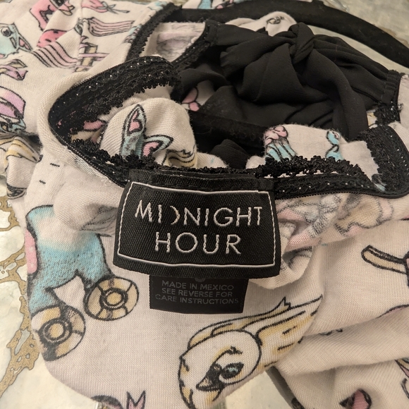 Midnight Hour By Hot Topic Woman's Top with Cartoon Print Size Small - Picture 7 of 9
